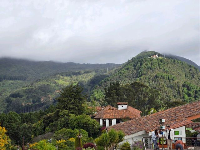 🇨🇴 高處見真章｜波哥大3100公尺聖山 Monserrate 登頂指南