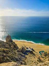 Wanna hike to the edge of the Earth…WITH DOGS? You can in Cabo 🐾🌊🔥