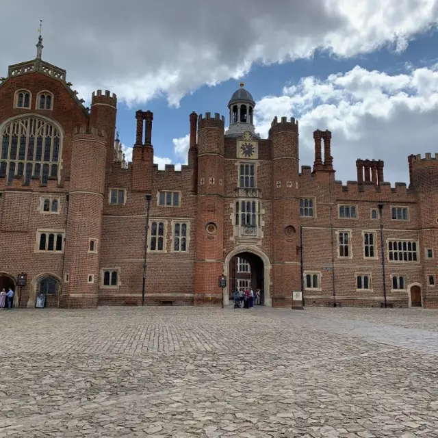 Hampton Court Palace