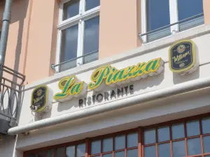 Ristorante & Pizzeria la Piazza