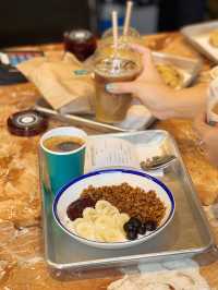Tel Aviv: Hummus, Heatwaves & Hot People