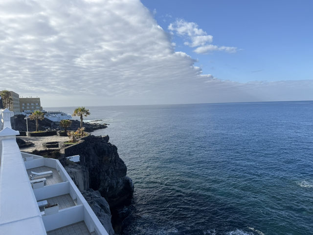 Pearly Grey Ocean Club – Cliffside Comfort in Callao Salvaje