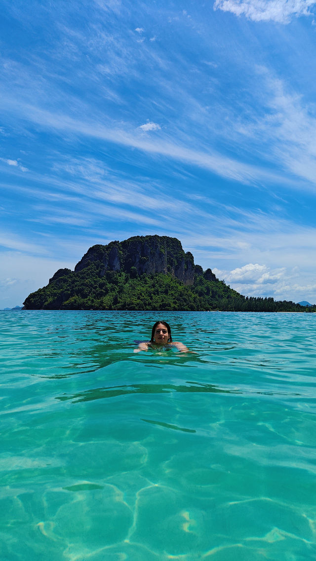 Island-Hopping from Ao Nang – 4-Island or Hong Islands Adventure 🛥️
