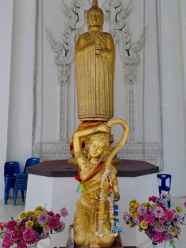 🏯 Wat Hin Thaen Lam Pachee – The Hundred-Million Glass Ship Temple