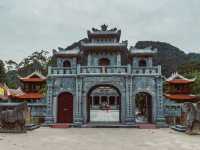 Tam Coc: Vietnam’s Hidden Gem of Limestone Peaks and Peaceful Rice Fields
