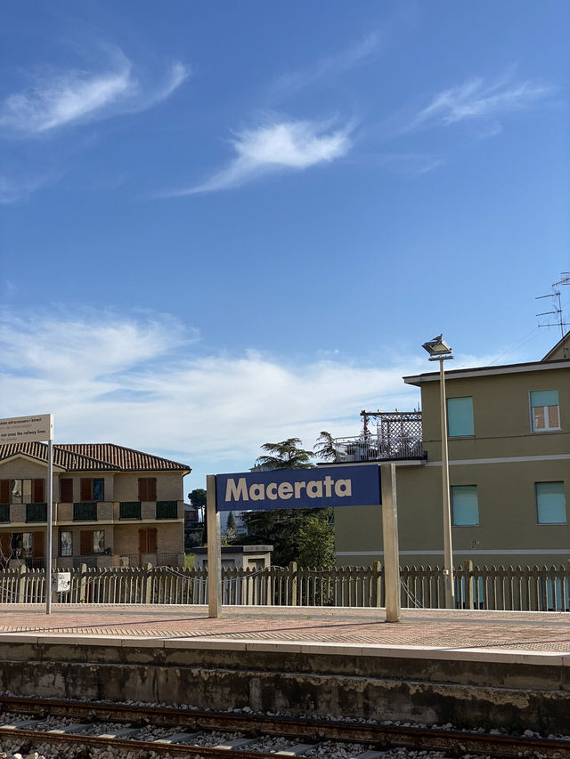 Exploring Macerata: Opera, Hilltop Views and Marche Heritage 
