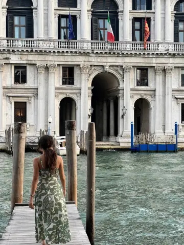 Venice in Late September: Romance, Gondolas, and a Hint of James Bond Glamour 🎥✨ Rating: ⭐⭐⭐⭐⭐ (5/5