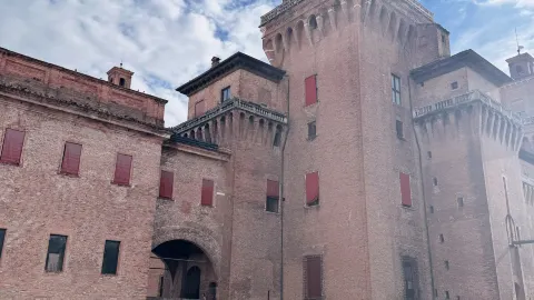 Magic in Ferrara’s 💓 — traveler post in Ferrara