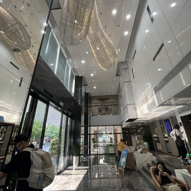大劇院站-深圳羅湖地王亞朵酒店