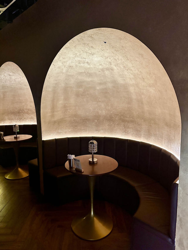 Cool film-themed cocktail lounge! ✨
