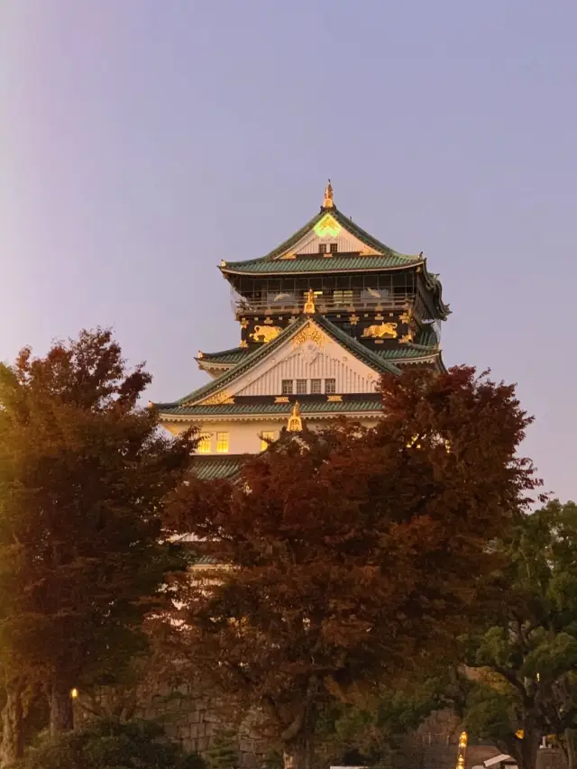 Don't stay at home during the holiday | Osaka Castle Tower