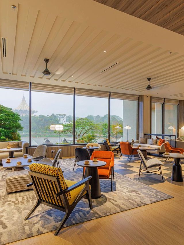 🌟 Kuching's Hilton Haven: River Views & Local Flavors 🌟
