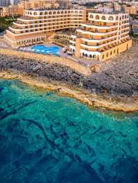 🌟 Malta Marvels: Sea Views & Luxury at Radisson Blu 🌊🏨