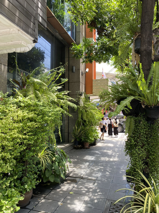 **Exploring the Beauty of River City Bangkok**