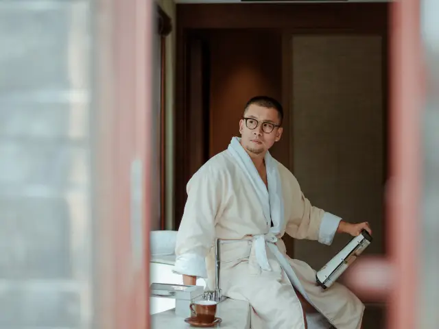 《입술 형님이 도착｜부드러운 바람, 우리가 만날 때까지 기다려요