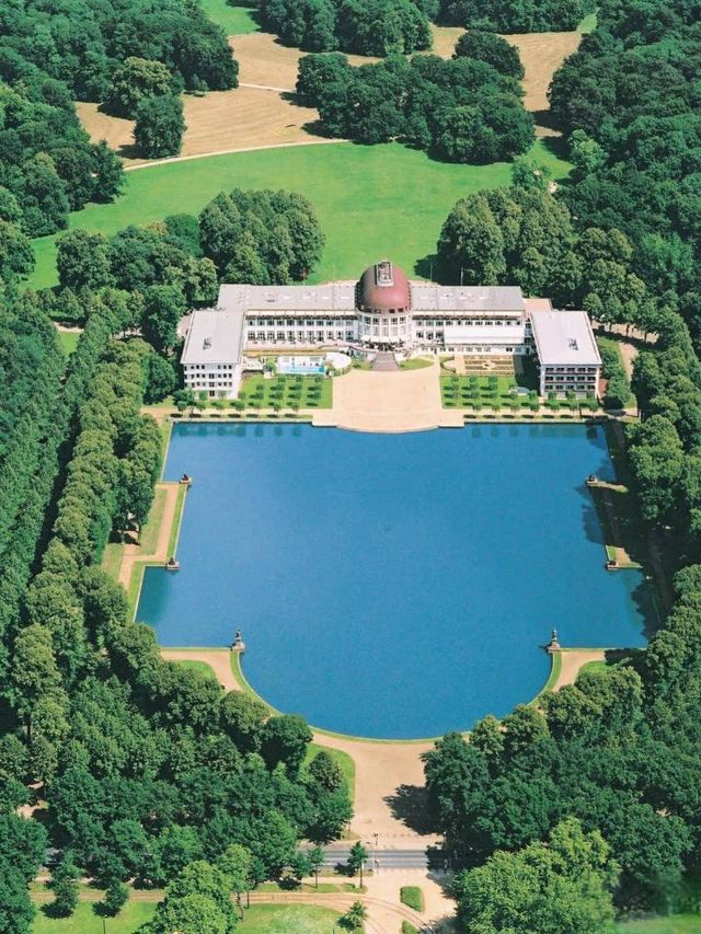 🌟 Bremen's Finest: Luxe Parkhotel Stay 🌳✨