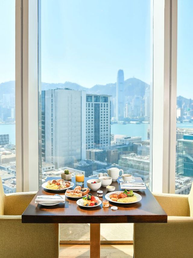 🌟 Hong Kong Hotspot: Hyatt Regency TST's Luxe Comforts 🌃✨