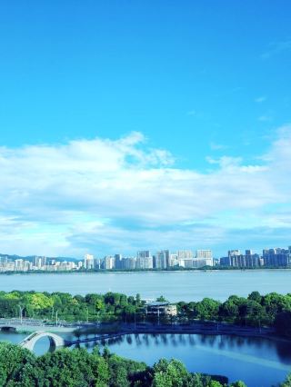 🌟 Hangzhou's Hidden Gem: Crystal Orange Hotel 🌟