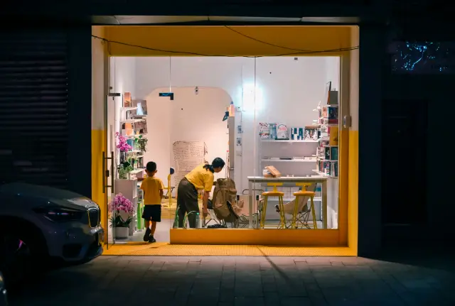 Because of her interest, a woman opened a bookstore called Lie Lie.