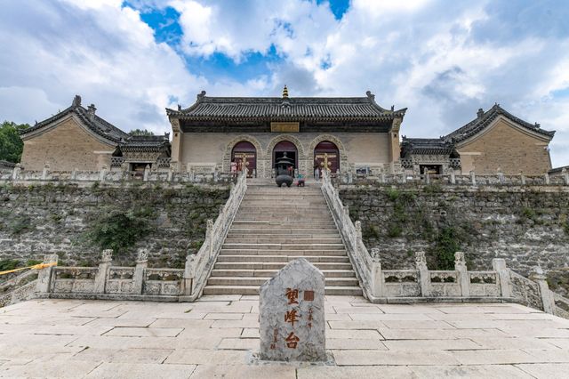 忻州南山寺：五台山高海拔古剎，頗具修真煉丹的氛圍！。