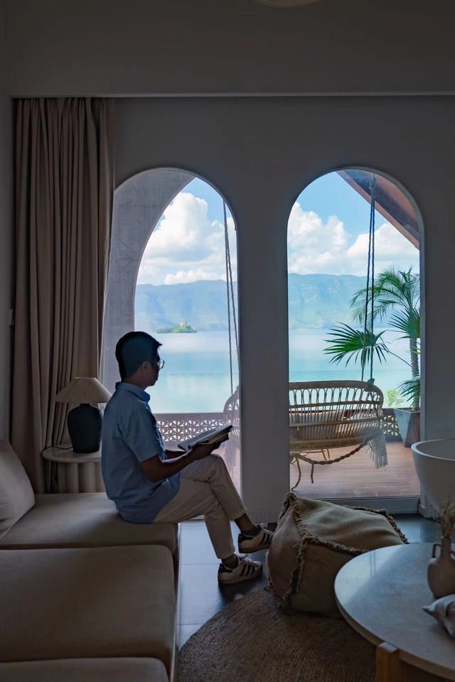 瀘沽湖｜住進這片治癒系的湖光山色吧 。