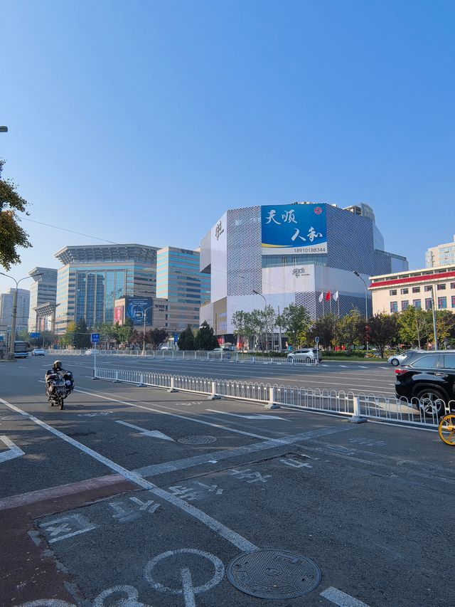 北京天安門東側東交民巷，百年舊使館，多樣建築風，最長胡同。