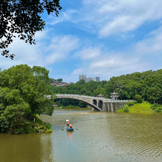 重慶地藏院｜陽光正好，去“巴山靈景”湖畔走一走，随喜赞叹