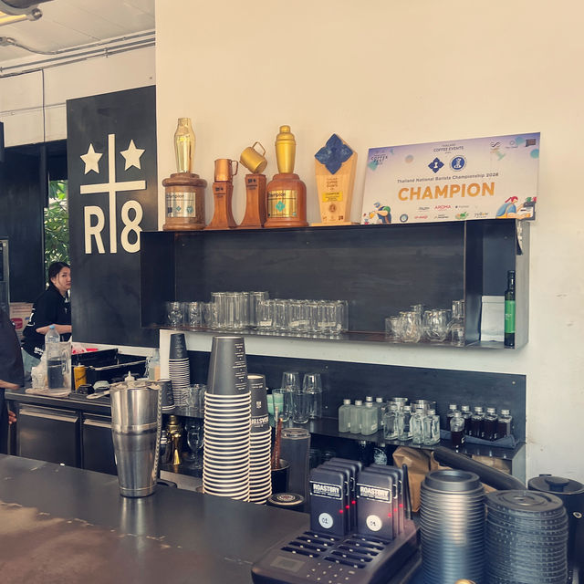 치앙마이에서 세계 바리스타가 직접 커피 만들어주는 카페☕️