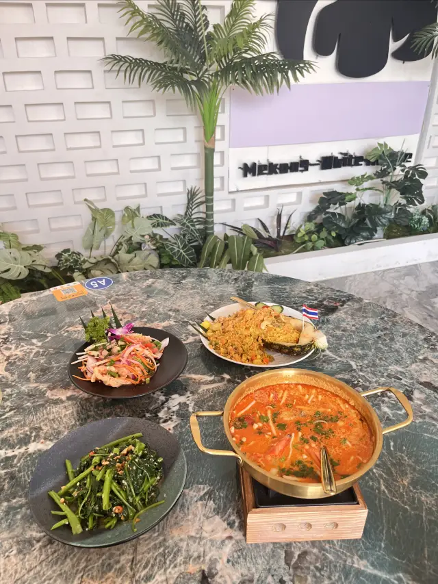 타이 왕비·강변 레스토랑(동남아 6개국 요리).
