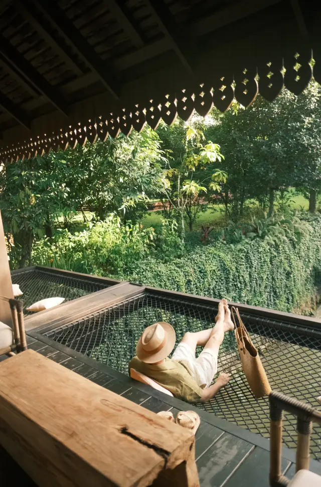 懸河畔的秘墅。