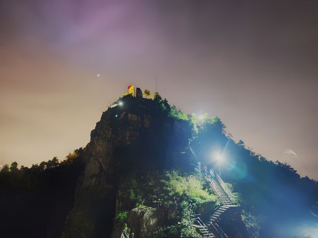 東蒙山徒步攻略,輕鬆 get 登山新體驗登山鞋。 東蒙山徒步攻略,輕鬆 get 登山新體驗登山鞋。