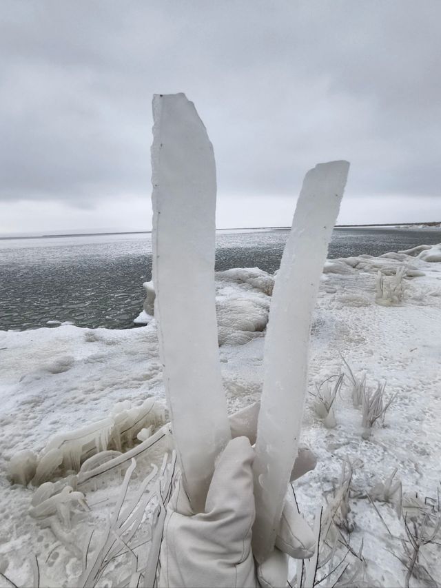 新疆阿勒泰烏倫古湖｜在銀白色冬天趕一場雪海日落
