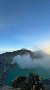 凌晨1點開始攀爬伊真火山