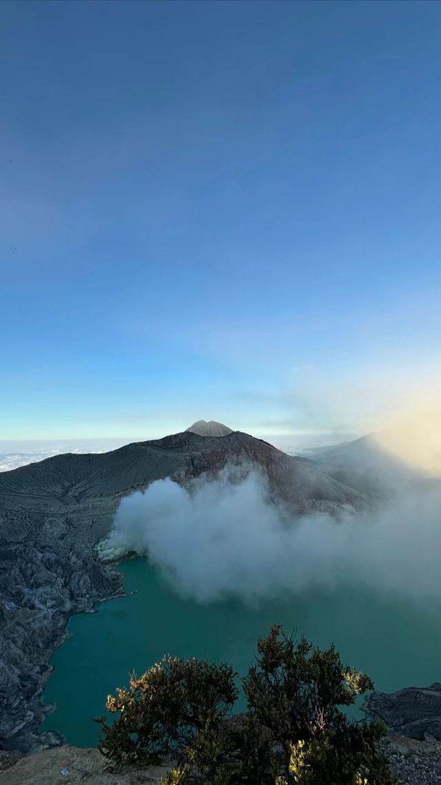 凌晨1點開始攀爬伊真火山