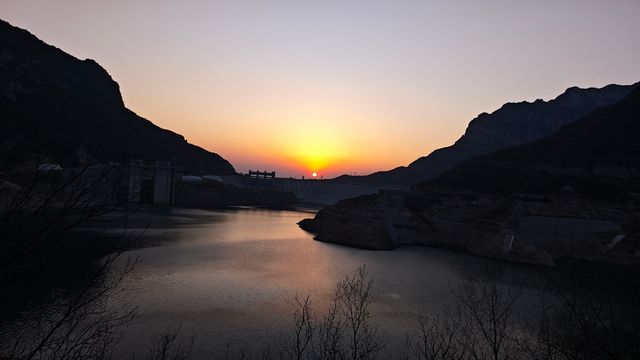 野外徒步：沁龍峽環繞