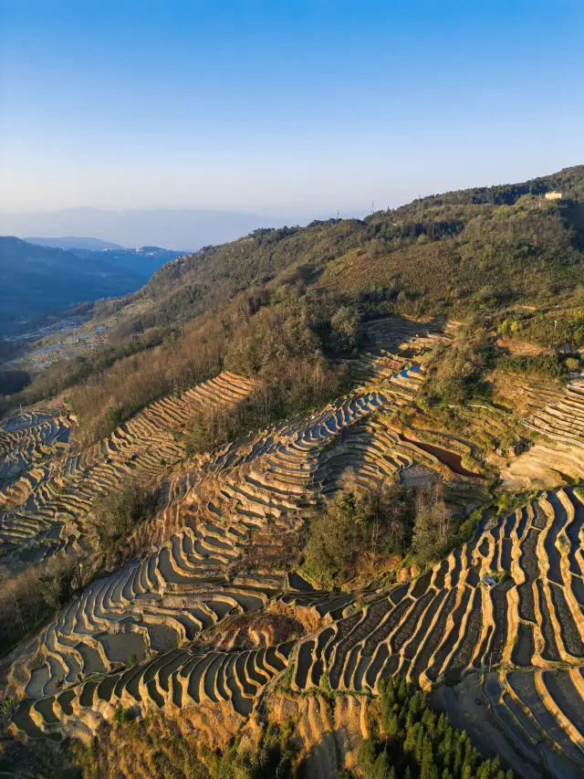 6-Day Tour of Honghe, Qujing, and Kunming