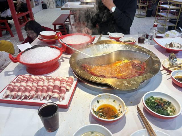 진정한 충칭 훠궈 맛보기 (충칭 공항 근처)