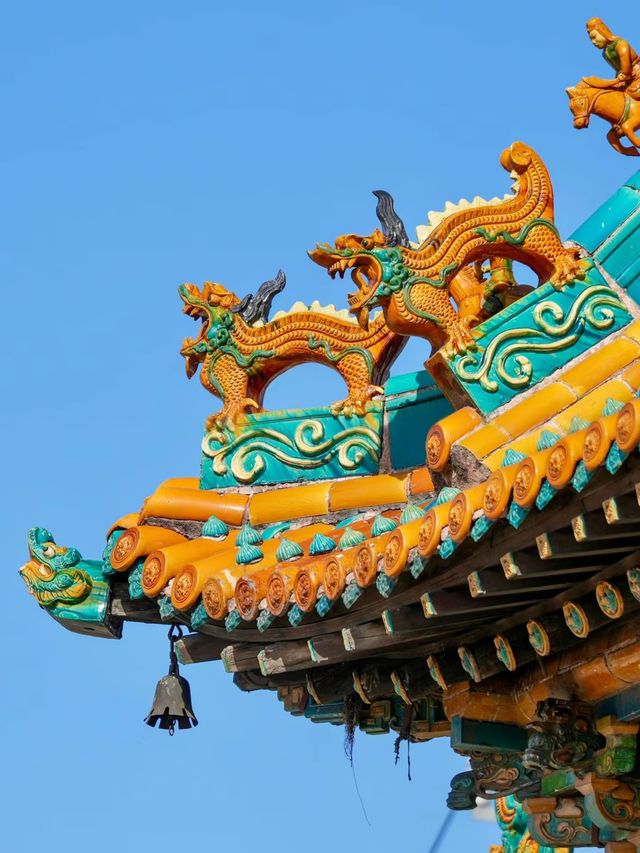 被孔雀藍徹底征服介休太和岩琉璃牌樓，