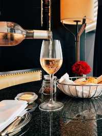 金邊瑰麗酒店～湄公河畔，頂級奢華與傳統藝術的融合！
