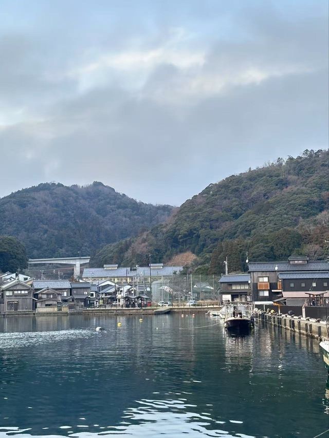 伊根舟屋：懸浮於時間之海的千年漁人夢境