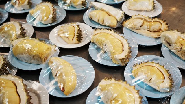 喺泰國羅勇府實現咗水果自由