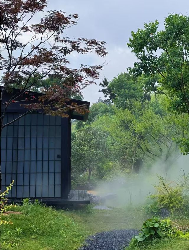 避世歸隱一庭一湯，一屋一景