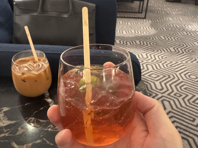 ✨新加坡航空香港銀刃休息室開箱！星空聯盟會員必讀攻略～ 