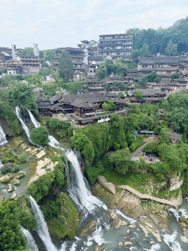 喺古鎮大瀑布，將日子過成詩