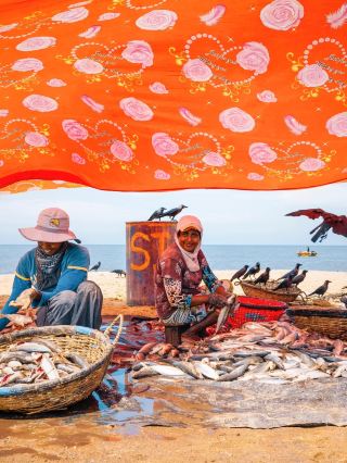 Negombo: The First Stop to Experience Sri Lanka's Local Charm!