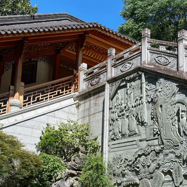 寺廟上香，法喜寺晨遊：清晨靜謐禮佛，感受古剎禪意