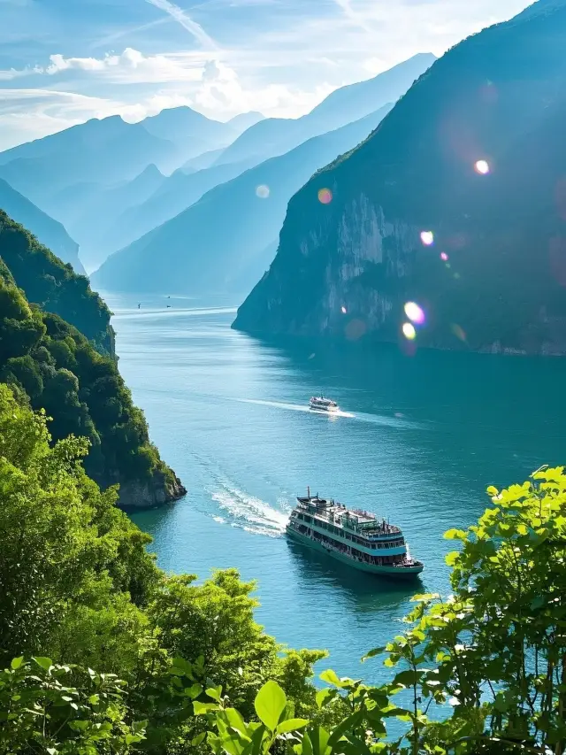 Finally checked in at the Yangtze River Three Gorges, and I was truly blown away by the scenery before me! The natural wonders here are beyond words, making any description pale in comparison. 