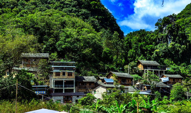 格凸河岩腳寨追光記｜在苗寨煙火裡遇見奇蹟