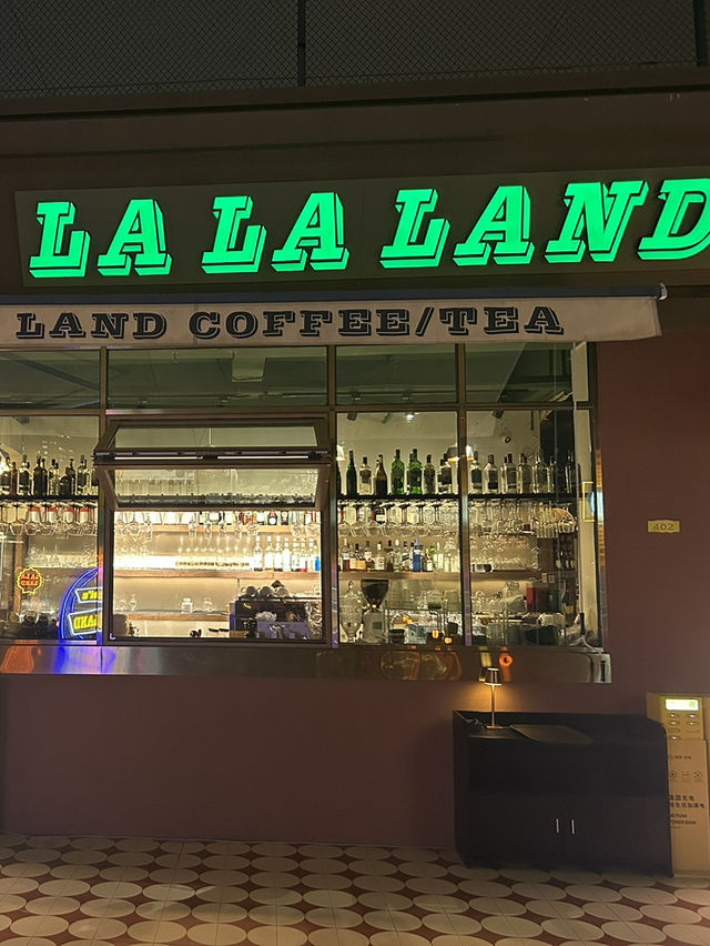 🌅 蛇口 LalaLand｜浪漫海邊來一場露天老電影約會