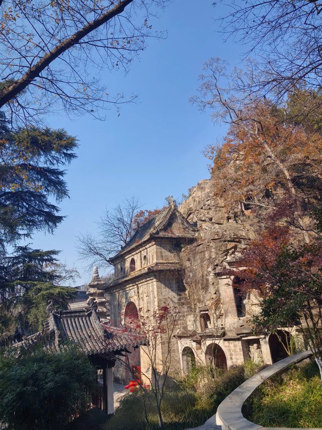 一、核心景點與遊玩感受
1. 明孝陵：10月底至11月下旬是最佳觀賞期，6:30-18:30開放